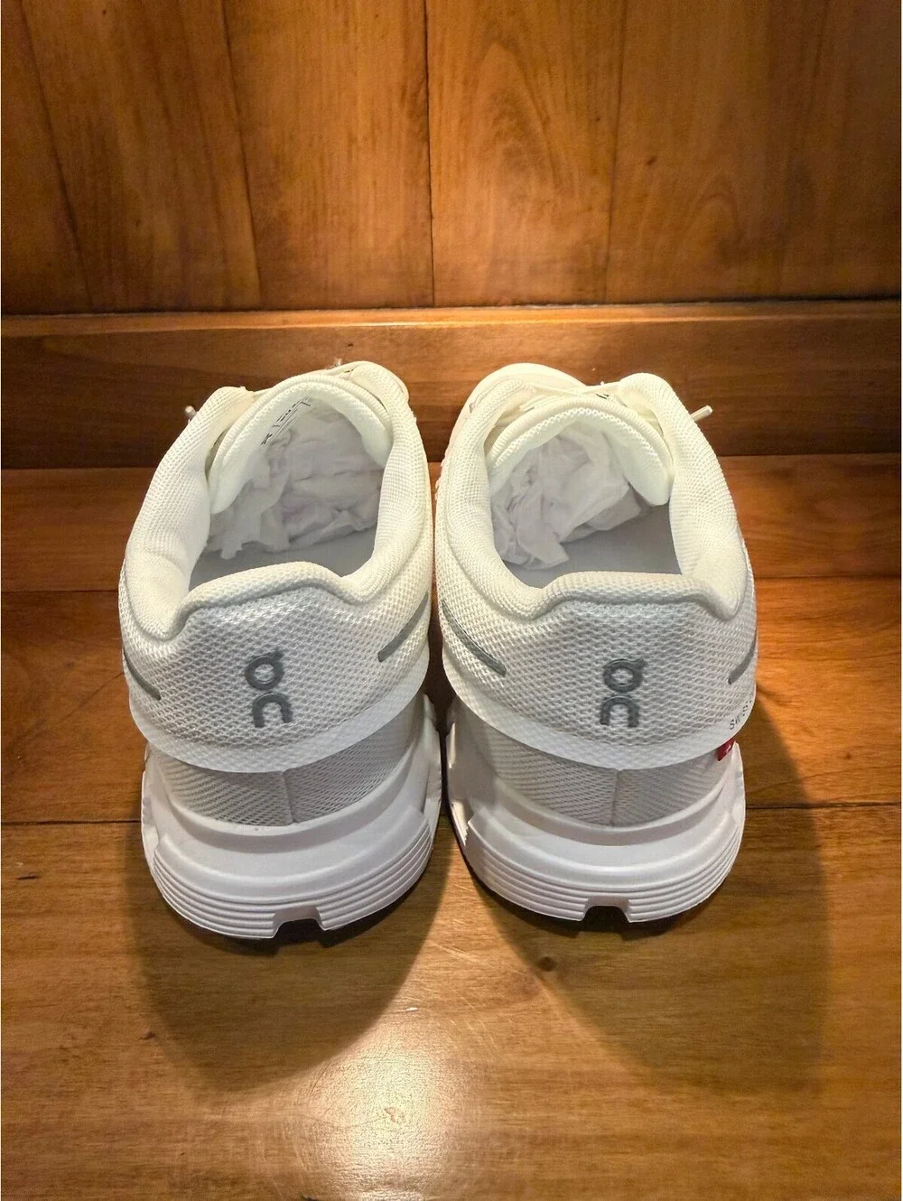 New On Cloud 6 White Running Men's Shoes Size 8.5 or Women's 10